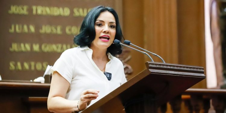 Diputada Adriana Hernández busca que DIF Michoacán informe sobre funcionamiento de casas hogar