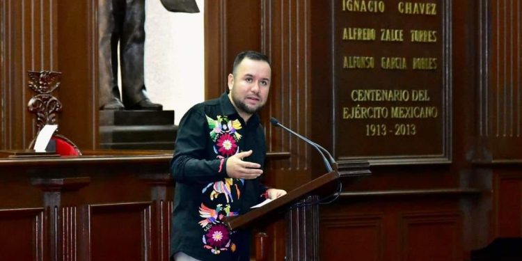 Plantea Reyes Galindo iniciativa para que autoridades de Michoacán atiendan de manera integral la obesidad y los trastornos de conducta alimenticia