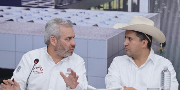 Bedolla comparte avances del cablebús a las autoridades electas de Uruapan