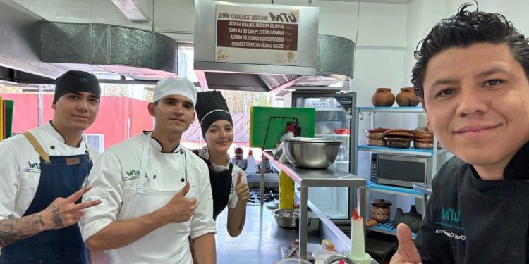 Estudiantes de la UTM triunfan en Copa Internacional de Pan Gourmet