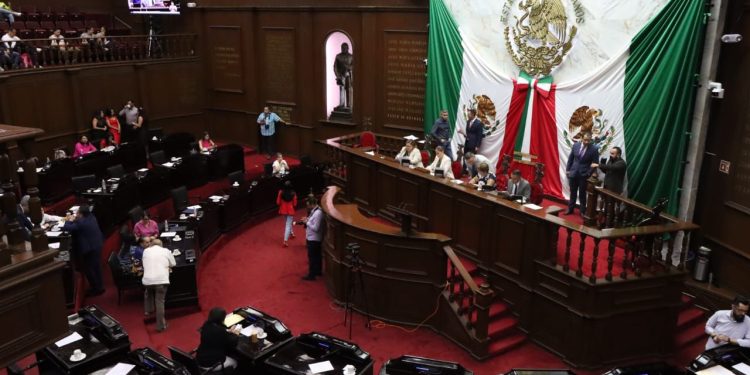 Privilegiar el diálogo para solucionar conflicto de la Guardia Civil, el llamado de la 75 Legislatura