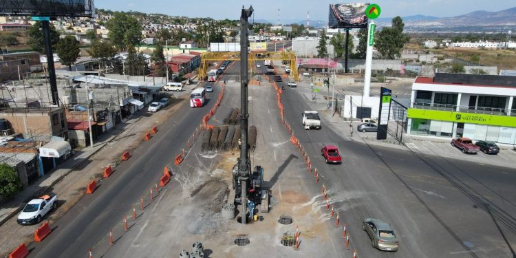 Paso superior vehicular de Villas del Pedregal beneficiará a mas de 40 mil personas