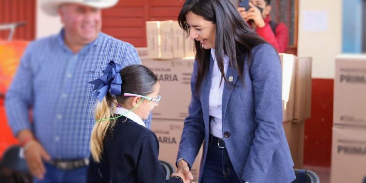 SEE alista entrega de lentes a 12 mil 500 estudiantes de zonas marginadas