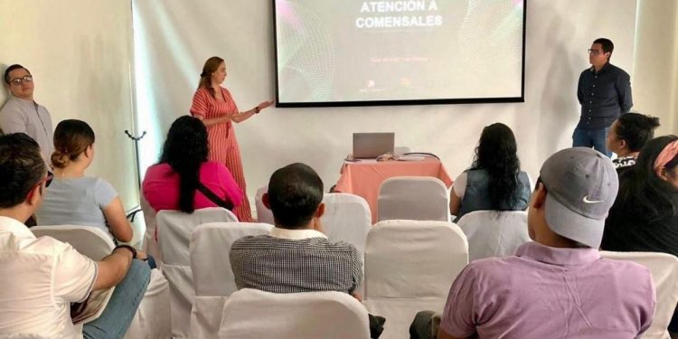 Icatmi ofrece cursos de actualización para trabajadores del sector restaurantero