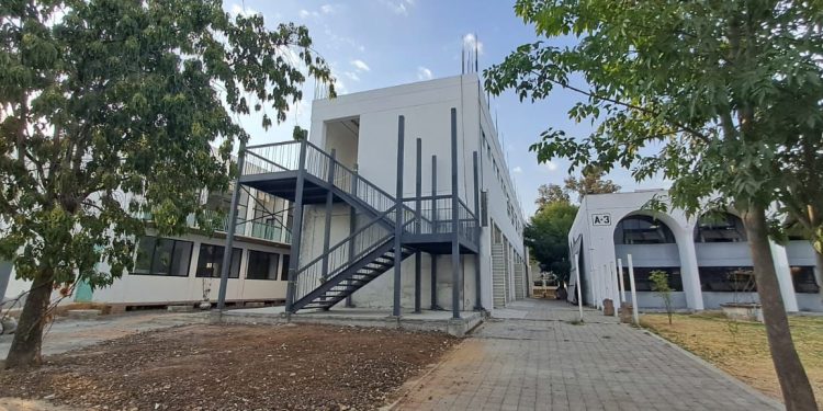 Gobierno estatal construyó edificios para Psicología y Bellas Artes de la UMSNH