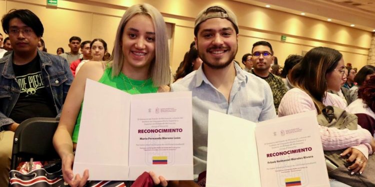 Beneficiados más de 300 estudiantes michoacanos con becas de movilidad académica