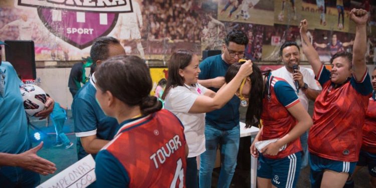 Andrea Villanueva y asociaciones civiles del Distrito 11, invitan a Primera Liga de Fútbol Rápido y Juvenil 2024