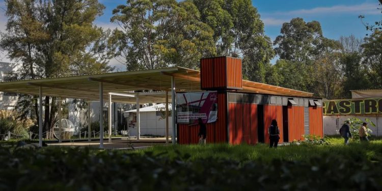 Construyó Gobierno de Michoacán cafetería y edificio múltiple en CU