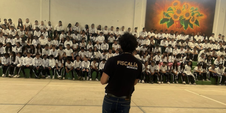 Promueve FGE prevención del bullying o acoso escolar en escuela secundaria de Maravatío