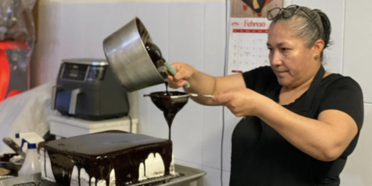 Margarita convirtió su pasión por los postres en su primer negocio con este crédito para mujeres