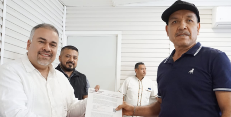 Instituto del Transporte entrega más de 100 títulos de concesión en Uruapan