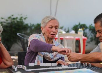 DIF Morelia promueve gimnasia cerebral en el Asilo Casa de los Abuelos