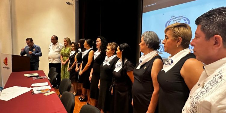 Rinde protesta nuevo Consejo Directivo de la Asociación de Agencias de Viajes