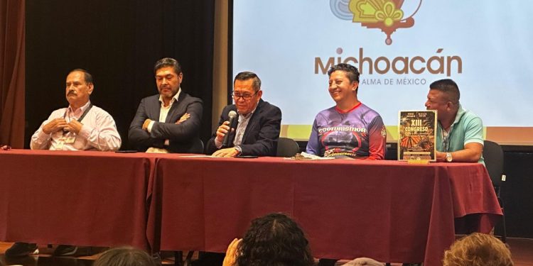Reúne Michoacán a guías de turismo de todo México