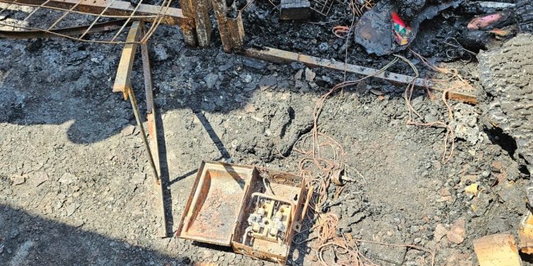 Corto circuito, causa de incendio en inmediaciones del mercado Independencia: FGE