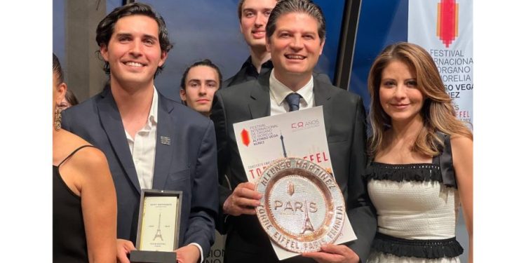 Morelia brilla en la Torre Eiffel de París