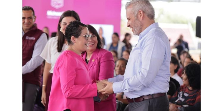 Michoacán a la vanguardia con equipos avanzados para tratar el cáncer: Bedolla