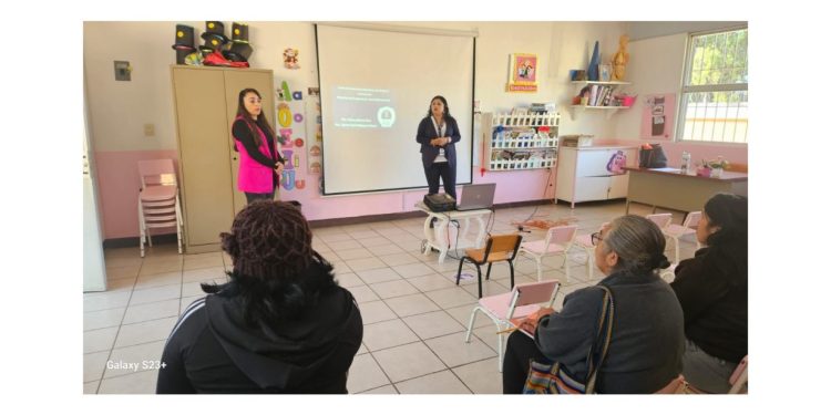 Lleva FGE taller denominado “Escuela para padres” a la Supervisión Escolar 103 de educación preescolar en Jungapeo