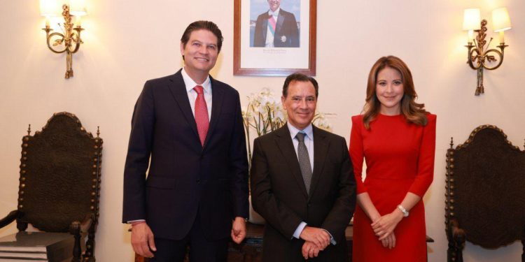 Promueve Alfonso Martínez a Morelia ante Embajadores