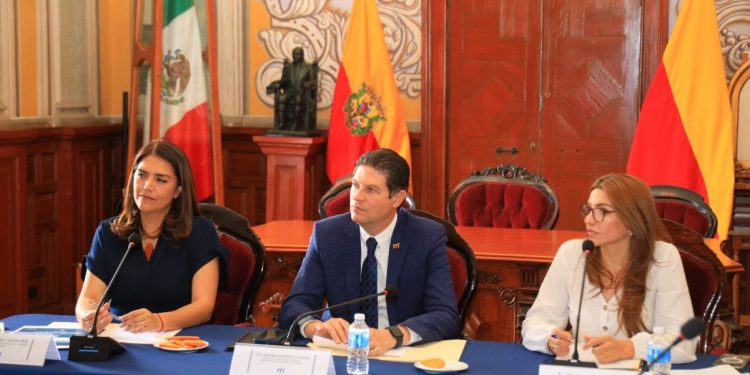 Instala Alfonso Martínez Comisión de Entrega-Recepción en Morelia