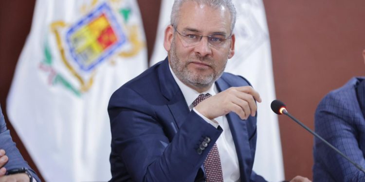 Bedolla pide reconocer el autogobierno indígena en la dispersión del FAIS