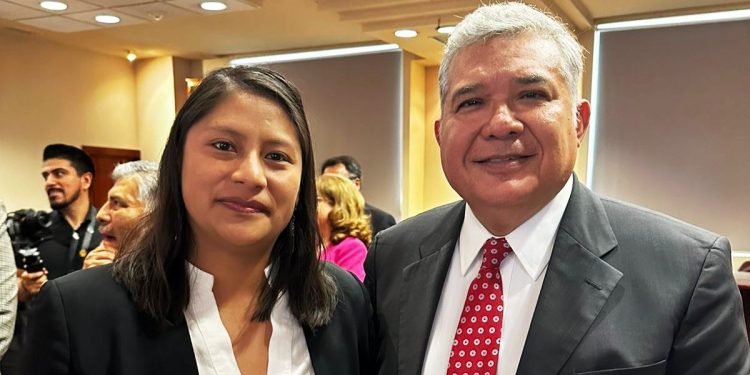 Reconoce Celeste Ascencio trayectoria de Magaña de la Mora