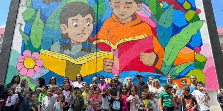 SEE inaugura el mural El alma de los libros