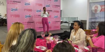 Imparte FGE charla denominada “La función de la mujer al ser autoridad frente al usuario del Transporte Público” en foro de logística