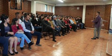 Imparte FGE conferencia en materia de transfeminicidios a estudiantes del Instituto Universitario Morelos de Zitácuaro