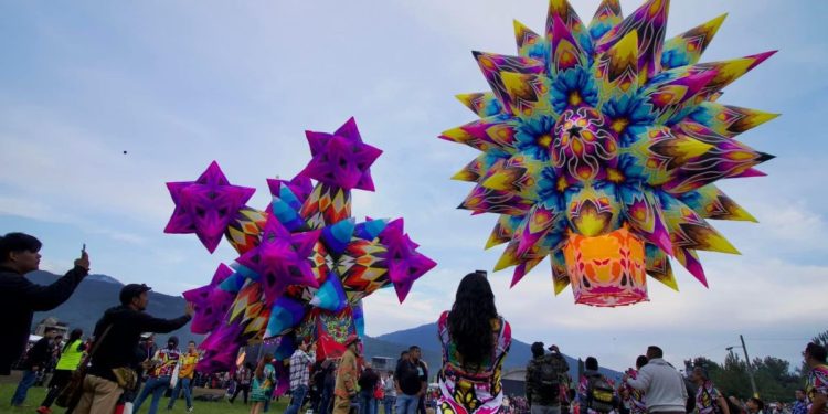 Paracho vivió un fin de semana lleno de color y fiesta con su Festival de Cantoya