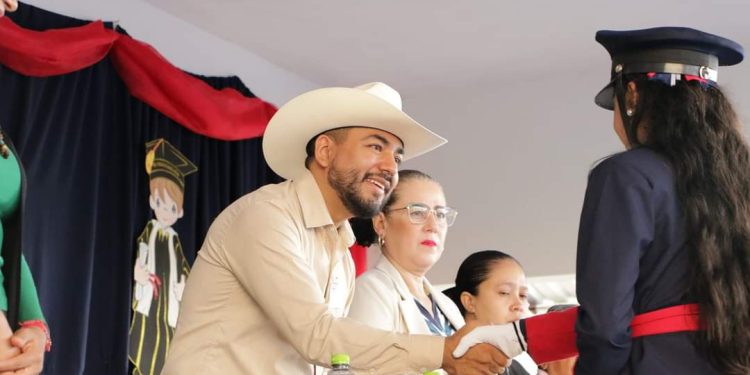 Trabajo coordinado para lograr mayores recursos por el desarrollo de Los Reyes: Humberto Jiménez