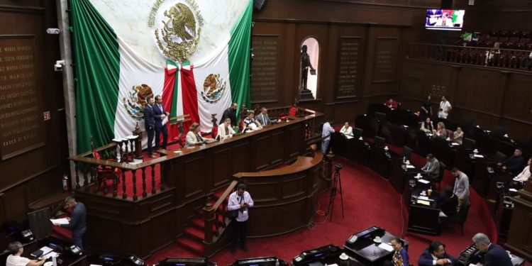 Lanza 75 Legislatura convocatoria para la Condecoración “Mérito al Turismo Michoacano”