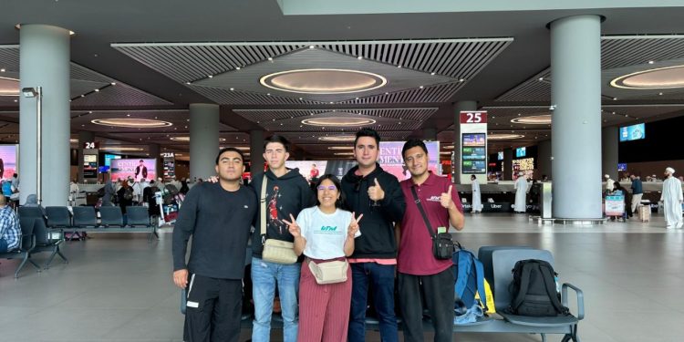 Cinco estudiantes de la UTM participan en programa de tecnología en Japón