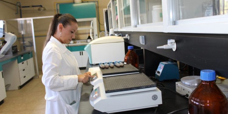 Sader cuenta con laboratorio para realizar estudios de análisis de suelo