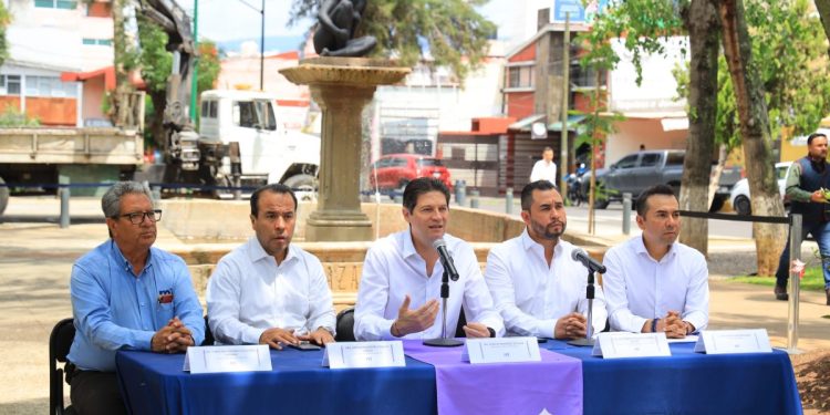 Alfonso Martínez arranca campaña para salvar árboles afectados por plagas