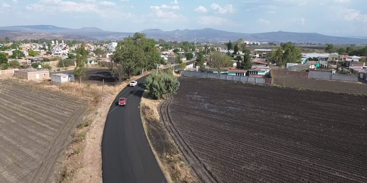 Rehabilitación del camino Puruándiro-Pastor Ortiz, con 49 % de avance: SCOP