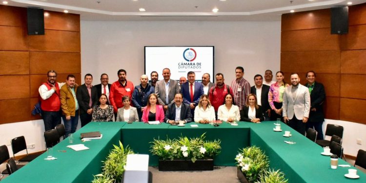 PT cierra filas en defensa del pueblo mexicano: Sandoval Flores