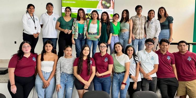 Hay 20 carreras universitarias para jóvenes de la Sierra Costa de Michoacán