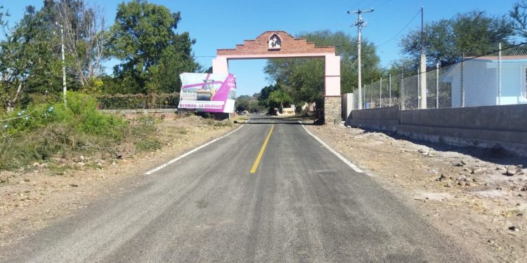 Rehabilitó SCOP camino intermunicipal en Chavinda y Pajacuarán