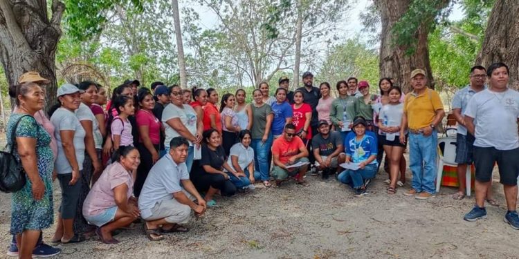 Capacita Sectur a comunidad náhuatl de El Coire en venta de alimentos