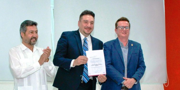 Nombran a Juan Carlos Velasco como nuevo director del Cecytem