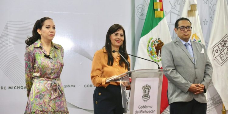 Nueva plataforma acerca becas para que jóvenes sigan estudiando: SEE