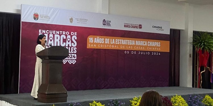 Michoacán exhibe en Chiapas su riqueza en productos y artesanías