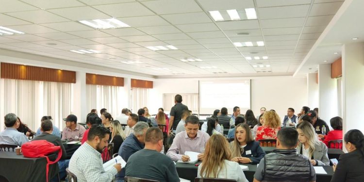 Morena Michoacán capacita a los alcaldes electos para impulsar gobiernos sin corrupción