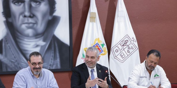 Bedolla instruye reforzar acciones para preservación del lago de Pátzcuaro