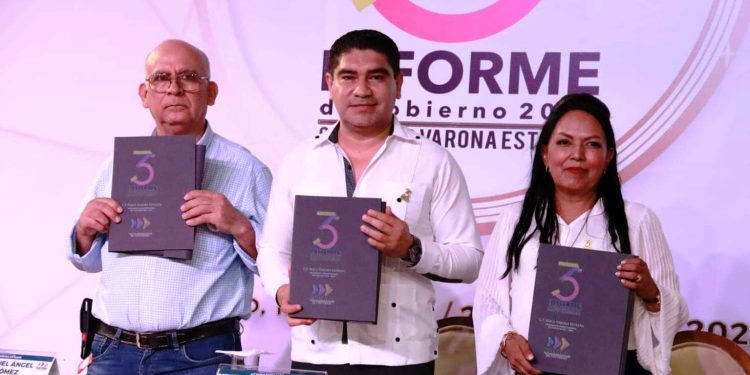 Pablo Varona Estrada resalta la grandeza de Huetamo en su Tercer Informe de Gobierno