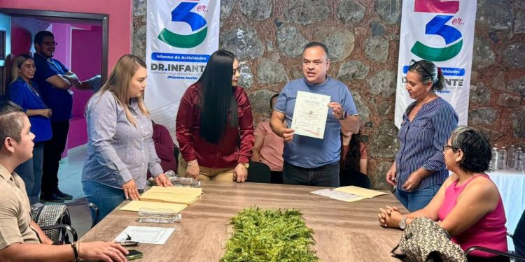 Icatmi certifica en liderazgo a servidores públicos de Ecuandureo