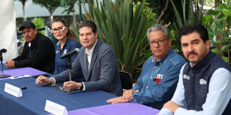 Alfonso Martínez invita a plantar arbolitos en banquetas