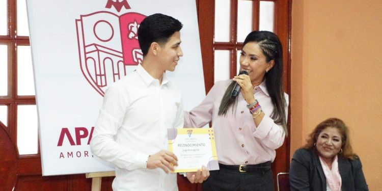 Fanny Arreola presenta imagen oficial para la administración 2024/2027 de Apatzingán