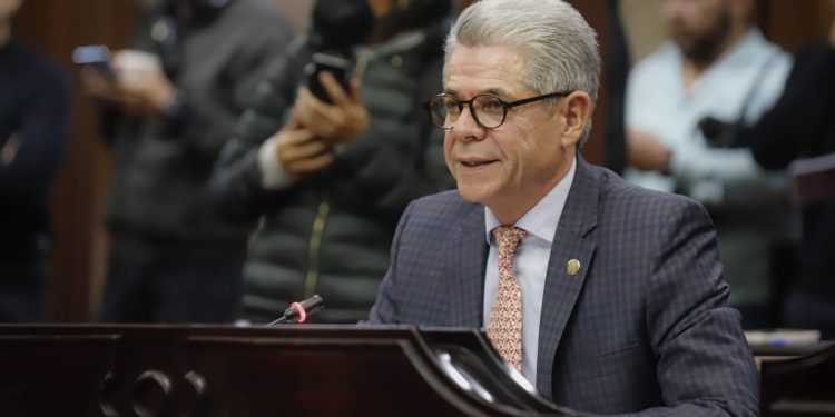 Hernández Peña va por la defensa del sistema judicial ante propuestas de reforma